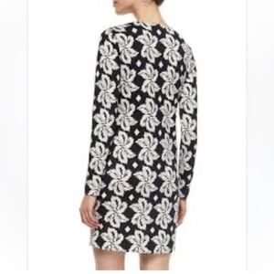 Diane Von Furstenberg black and white Abstract Print Silk Shift Dress Sz 6
